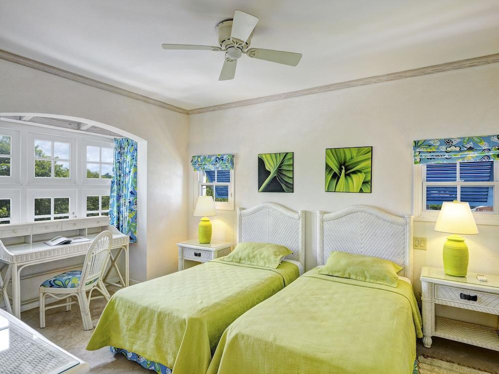 Butterfly Beach Hotel Christ Church Buitenkant foto